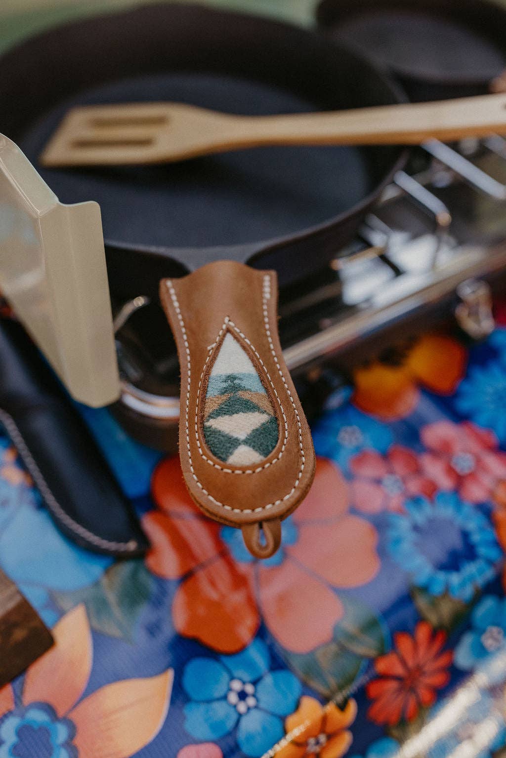Panhandler Cast Iron Handles: Chestnut Leather