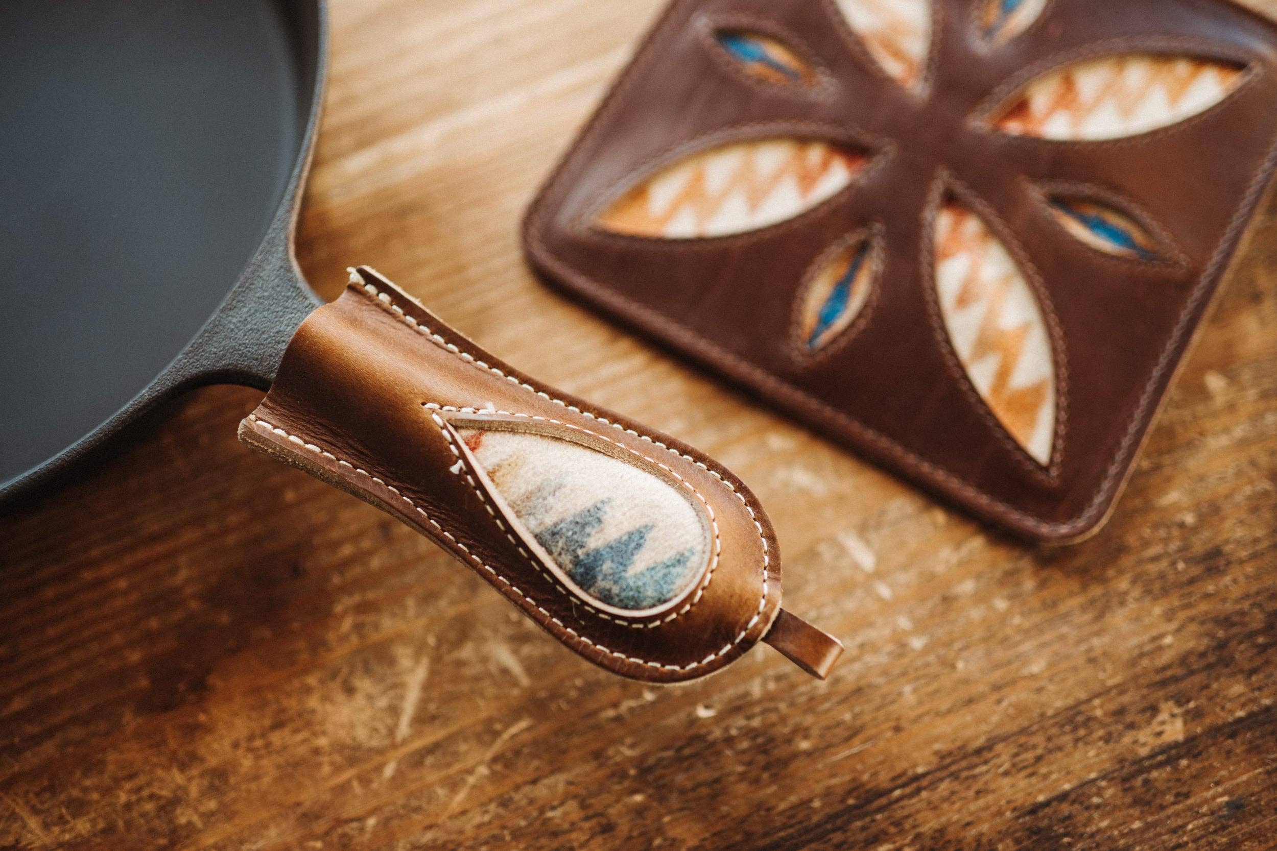 Panhandler Cast Iron Handles: Caramel Leather